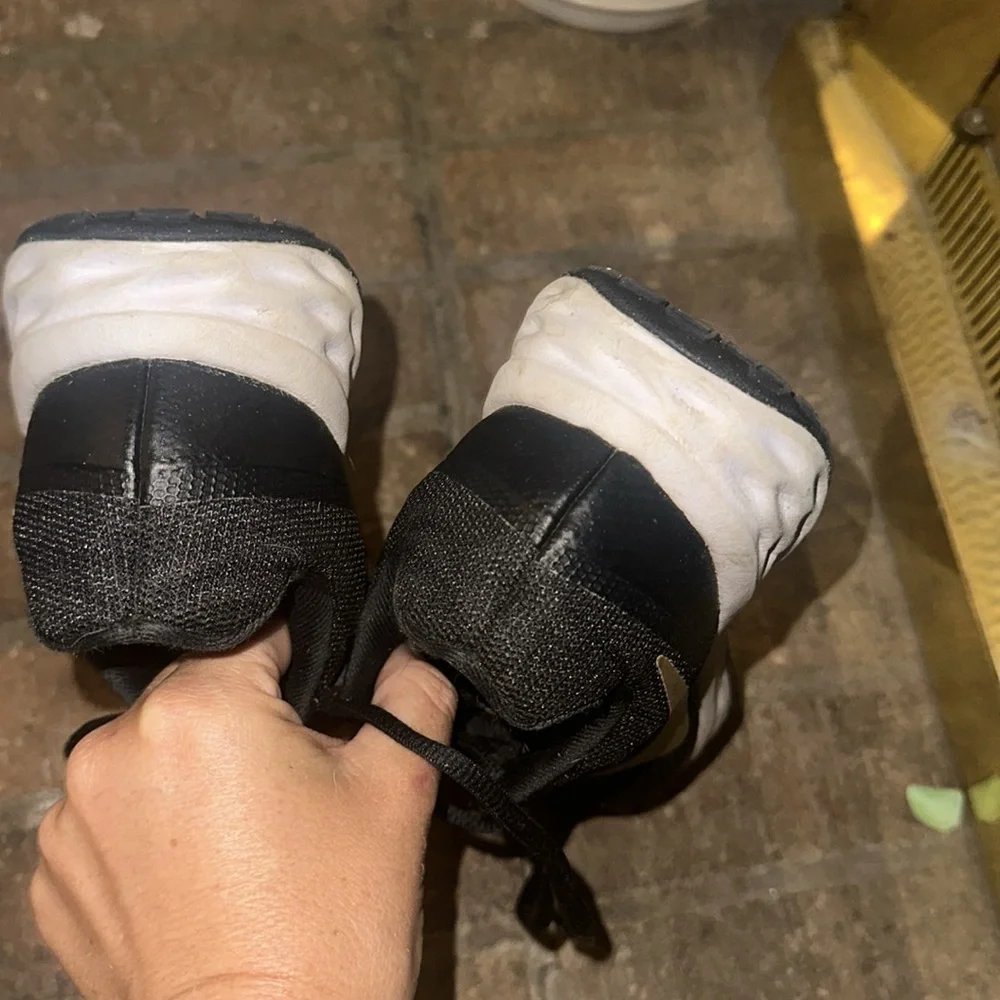 Nike Revolution 6 kids running sneakers